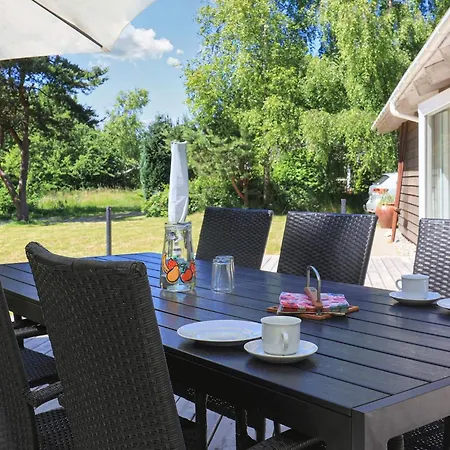 6 Person In L S Holiday home