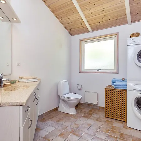 6 Person In Laeso-by Traum * Laeso